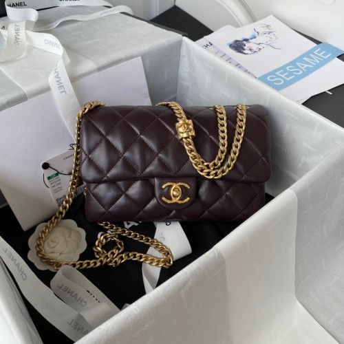 PETIT SAC À RABAT CHANEL Agneau Métal doré AS3393 Marron foncé