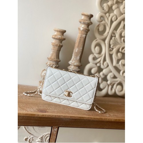 CHANEL PORTEFEUILLE SUR CHAÎNE Agneau Métal Doré 88632 blanc