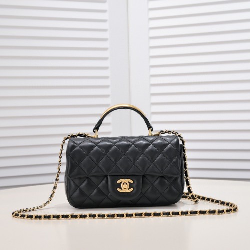 CHANEL 22B mini sac à rabat CF avec poignée supérieure dorée AS2431 Noir