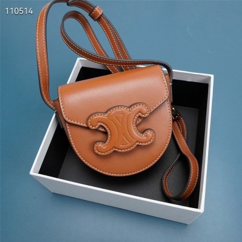 Celine FOLCO CUIR TRIOMPHE EN CUIR DE VEAU LISSE 10J303 TAN