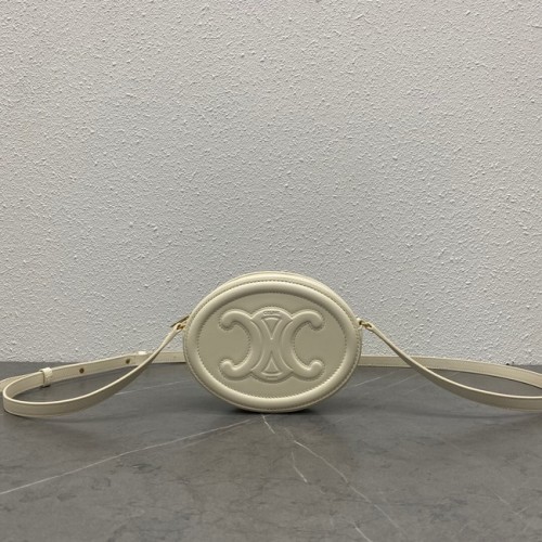 Celine SAC OVALE CUIR TRIOMPHE EN CUIR DE VEAU LISSE 198603 crème