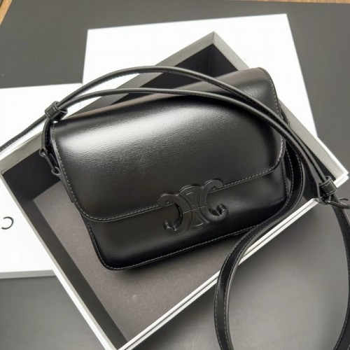 Celine SAC TEEN CLASSIC CUIR DE VEAU 188423 NOIR