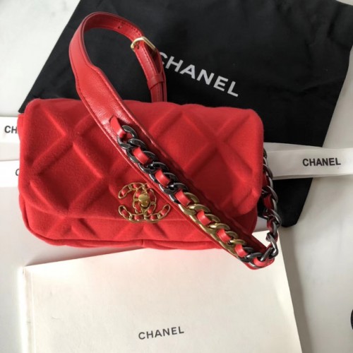 Chanel 19 Bodypack AS1163 rouge