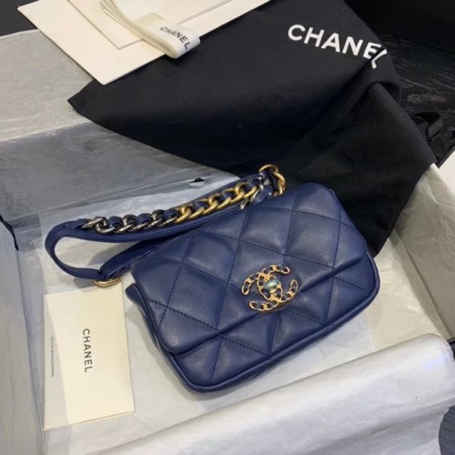 Chanel 19 Bodypack en cuir de mouton AS1163 bleu foncé