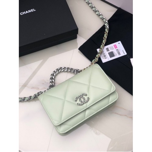 Chanel 19 Classic Sheepskin Leather Chain Wallet AP0957 vert clair métal argenté