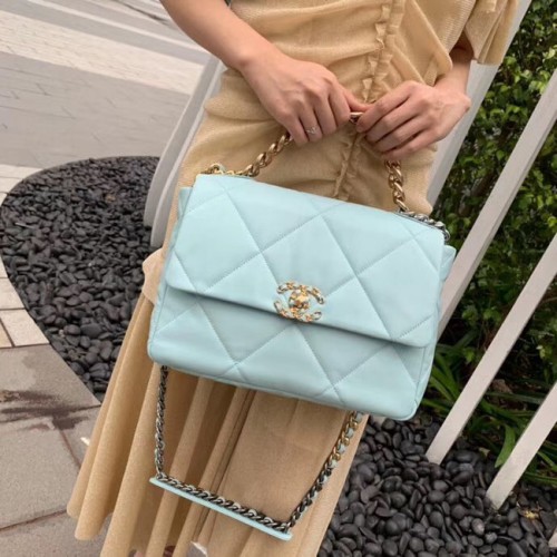 Sac à rabat Chanel 19 AS1161 bleu clair