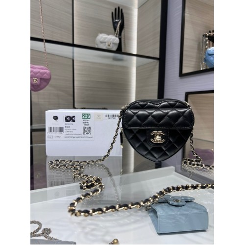 Chanel 2022S Love Heart mini sac à bandoulière en cuir d'agneau AO2784 noir