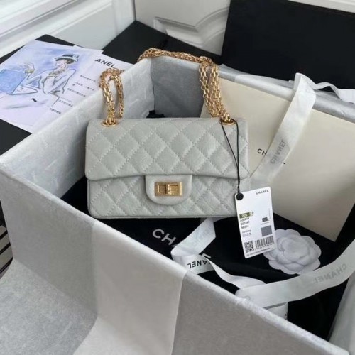 Chanel 2.55 Sac à rabat en cuir de veau A37586 gris clair