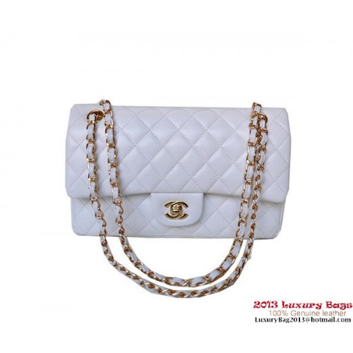 Chanel A01112 Sac à rabat classique en peau de mouton blanche dorée