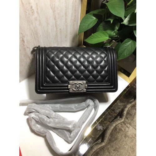 Chanel Boy Flap Original Sac à Bandoulière en Cuir de Mouton Noir A67086 Argent