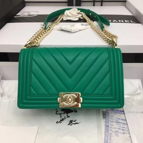 Chanel Boy Flap Sac à bandoulière en cuir de mouton d'origine A67086 vert
