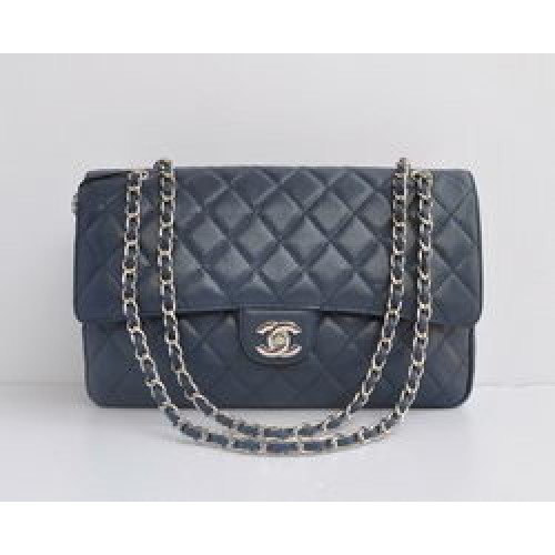 Chanel Classic 2.55 Series Sac à rabat matelassé avec chaîne en argent caviar bleu clair 1113