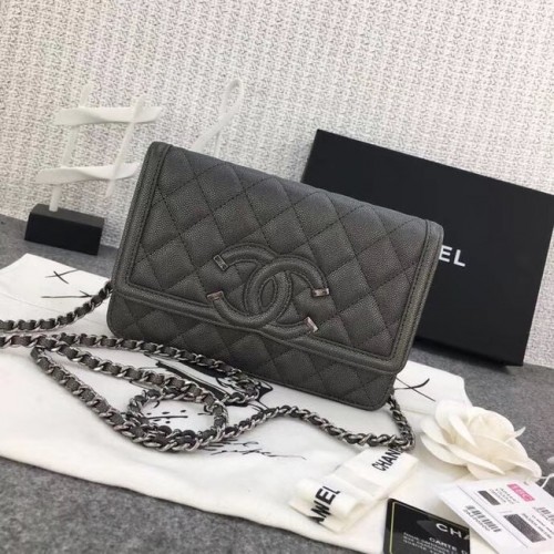 Chanel Pochette Classique avec Chaîne Cuir de veau grainé Métal argenté A88447 gris foncé