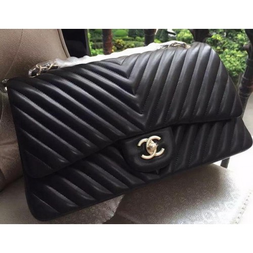 Chanel Sac à rabat classique en peau de mouton noire Chevron Quilting A1113 Or