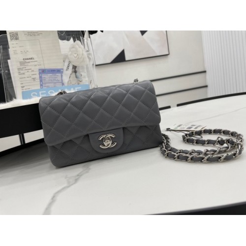 Chanel Sac à rabat classique Cuir de mouton original A1116 gris foncé et métal argenté