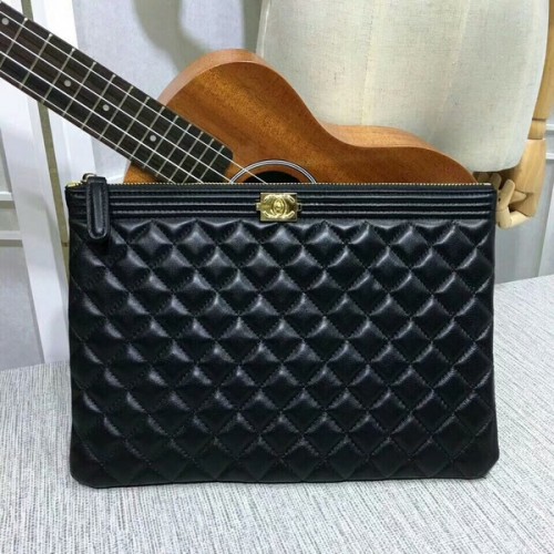 Pochette Chanel Cuir de Mouton Noir Or 7010