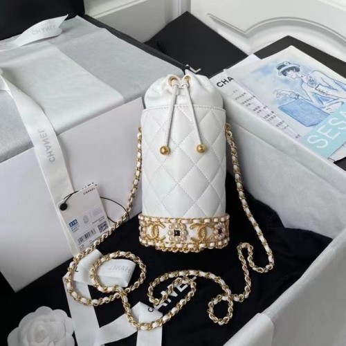 Chanel Sac à Cordon Agneau Métal Doré AP2257 blanc