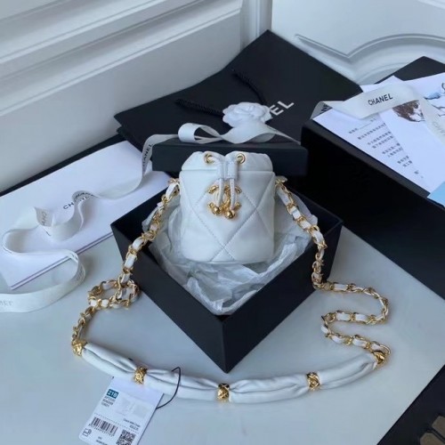 Chanel Sac à Cordon Agneau Métal Doré AP2330 Blanc