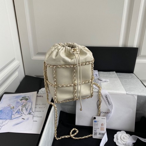 Chanel Sac à Cordon Agneau Métal Doré AS2314 AS2313 Blanc
