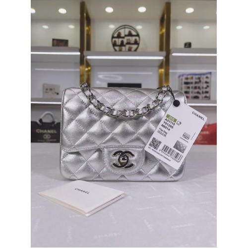 Sac à bandoulière en cuir d'agneau à rabat Chanel A01115 argent
