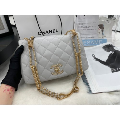 Sac à bandoulière en cuir d'agneau à rabat Chanel AS2976 gris clair