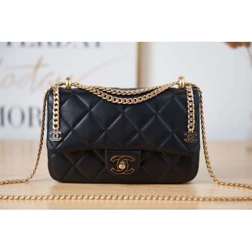 Chanel Petit sac à bandoulière en cuir d'agneau à rabat AS3114 noir