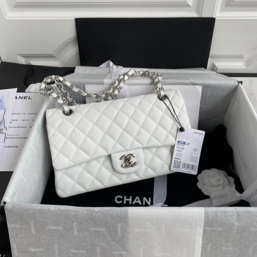 Chanel Sac à bandoulière à rabat en cuir caviar grainé A01112 métal argenté blanc
