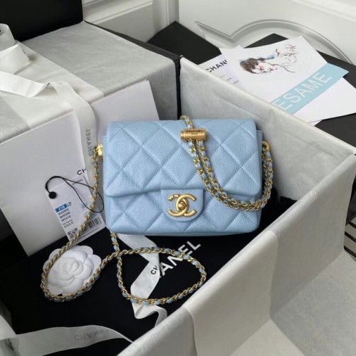 Chanel Sac à bandoulière à rabat Cuir de veau grainé AS2855 bleu ciel