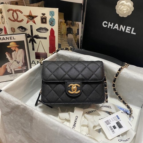 Chanel Sac à bandoulière à rabat en cuir de veau grainé AS3002 noir