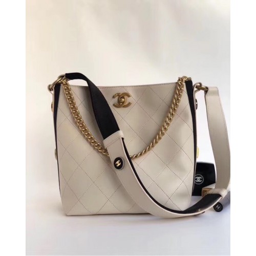 Chanel Hobo Sac à main en cuir de veau gros-grain en métal doré A57576 blanc