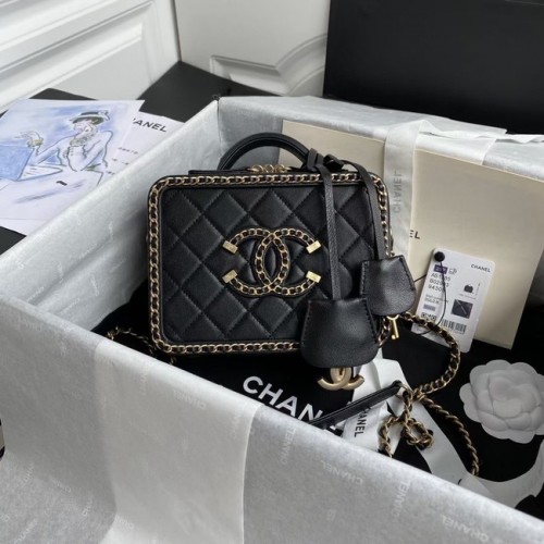 Chanel Sac à cosmétiques en métal doré en cuir de veau cristal d'agneau 8817 noir
