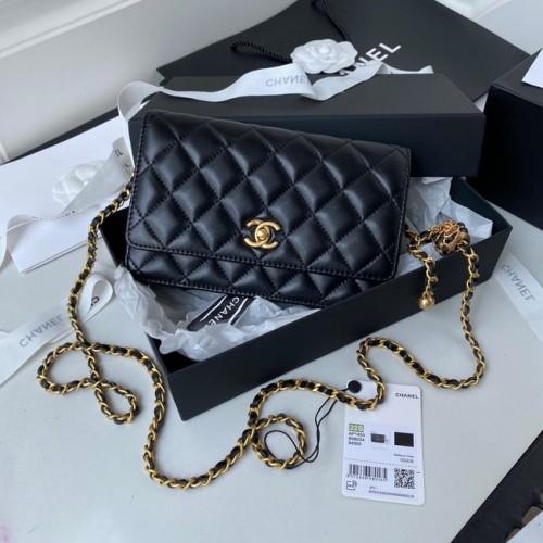 Sac à bandoulière à rabat en cuir d'agneau Chanel AP1450 noir