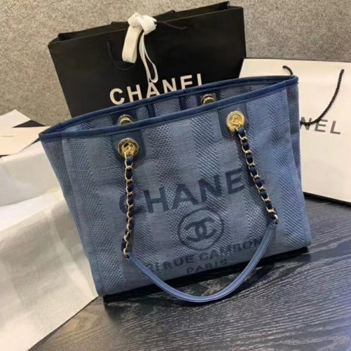 Chanel Grand sac à bandoulière A67001 bleu