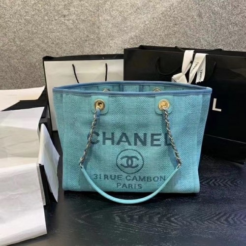 Chanel Grand sac à bandoulière A67001 bleu ciel