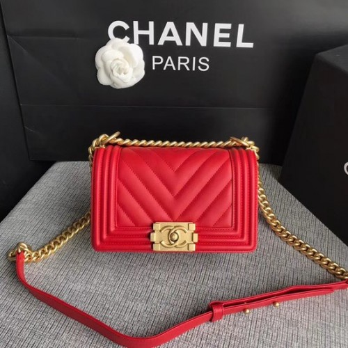 Chanel Le Boy Flap Sac à bandoulière Original Cuir de veau A67085 Rouge vif Boucle dorée