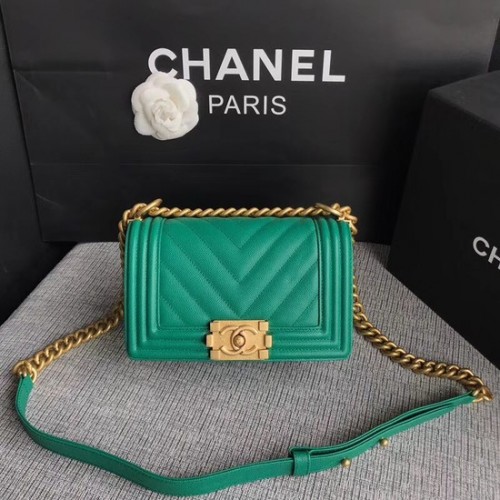 Chanel Le Boy Flap Sac à bandoulière en cuir caviar original P67085 vert boucle dorée