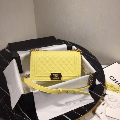 Chanel Le Boy Flap Sac à bandoulière en cuir d'origine Jaune A67086 Or