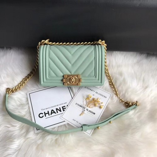 Chanel Leboy Original Caviar Sac à bandoulière en cuir A67085 Chaîne en or vert clair