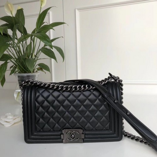 Chanel Leboy Original cuir de mouton A67086 noir gun-Tone Metal
