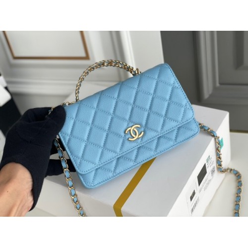Chanel MINI SAC À RABAT POCHETTE AVEC CHAÎNE Métal Doré 22SS bleu ciel