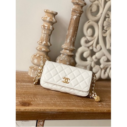 Chanel MINI SAC À RABAT Agneau Métal doré AP81210 BLANC