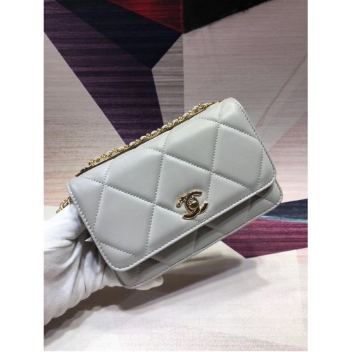 Chanel Original Sac à bandoulière en cuir Bleu clair A80982 Or