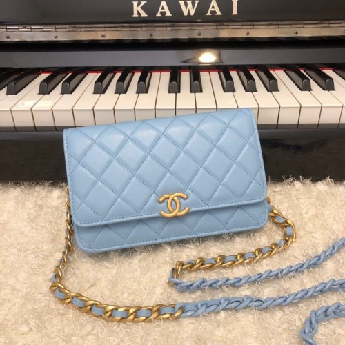 Chanel Original Petit sac à rabat classique en peau de mouton AP33814 bleu