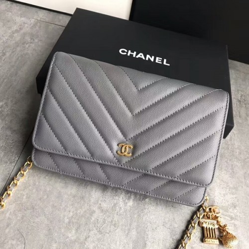 Chanel Owl Pendant Flap Sac à bandoulière en cuir de veau A33814 Gris