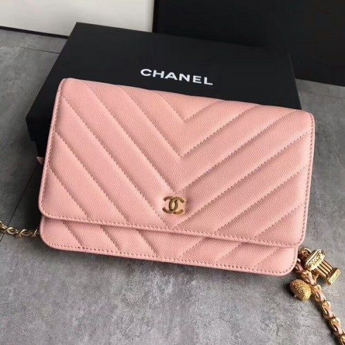 Chanel Owl Pendant Flap Sac à bandoulière en cuir de veau A33814 Pêche