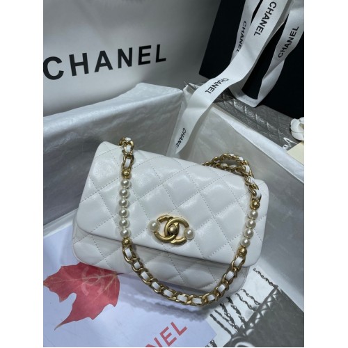 Chanel PETIT SAC À RABAT Cuir de veau Perles d'imitation Métal doré AS3000 blanc