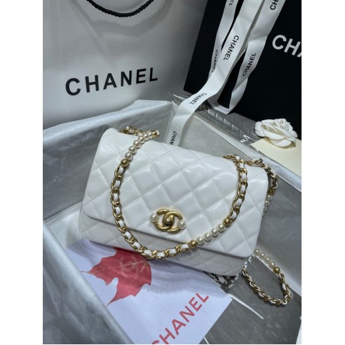 Chanel PETIT SAC À RABAT Cuir de veau Perles d'imitation Métal doré AS3001 blanc