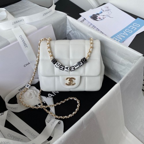 Chanel PETIT SAC À RABAT Agneau Résine Métal doré AS3330 blanc
