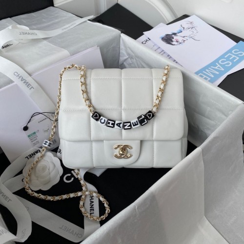 Chanel PETIT SAC À RABAT Agneau Résine Métal doré AS3331 blanc