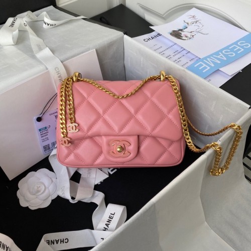 Chanel PETIT SAC À RABAT EN CUIR D'AGNEAU AS1792 rose